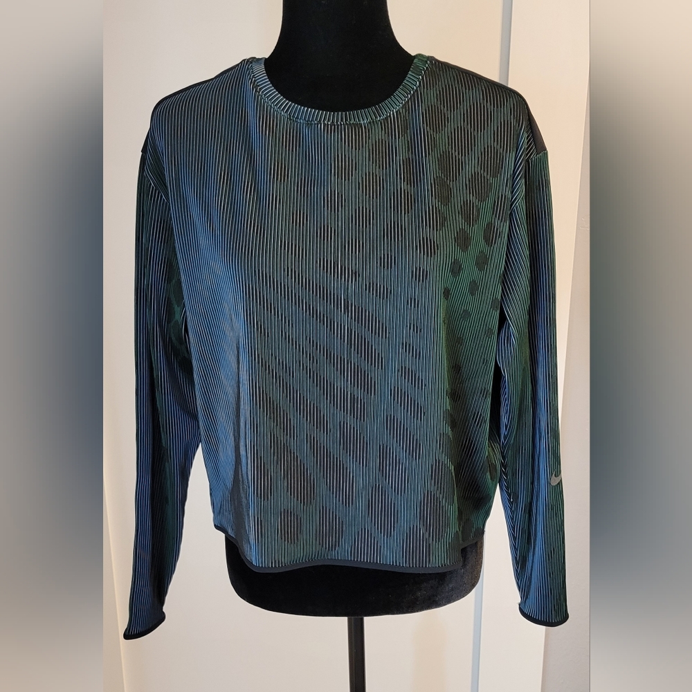 Nike, new with tags, running division, long sleeve, dri-fit, size small